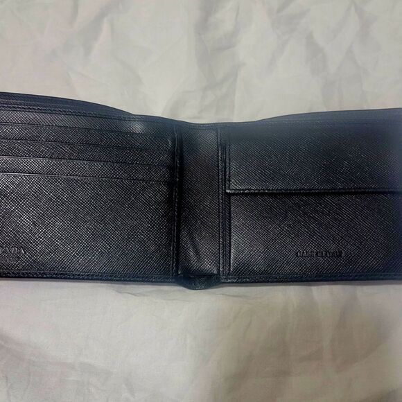 Prada men's bifold wallet black - Picture 3 of 3